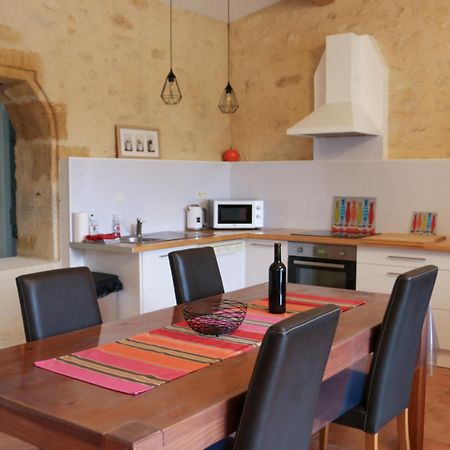 La Vigneraie De Laura: Gite Entre Vignes Et Chenes Sainte-Colombe  Esterno foto